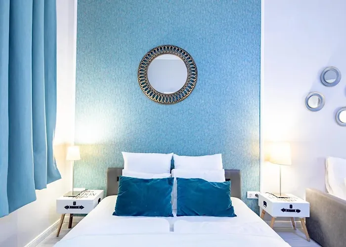 Very - Modern Budapesta