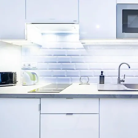 Very - Modern * Budapeste